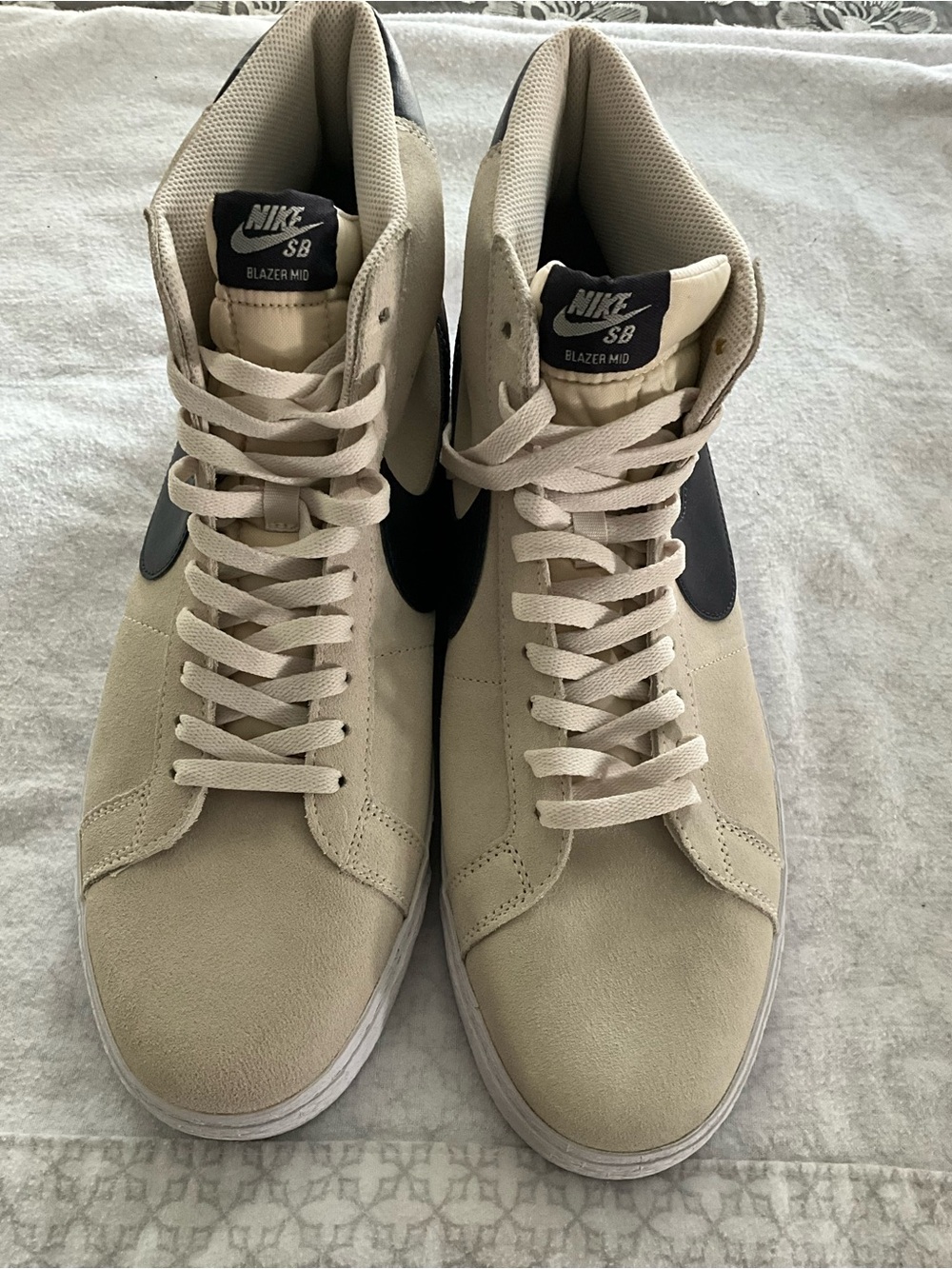 Nike SB Blazer Mid Sneakers - Beige with Black Swoosh